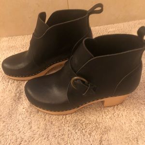 Swedish hasbeens black booties size 39/9
